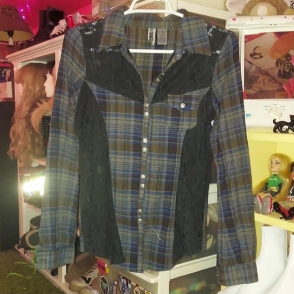 black floral lace accent flannel button up top - Picture 2 of 3